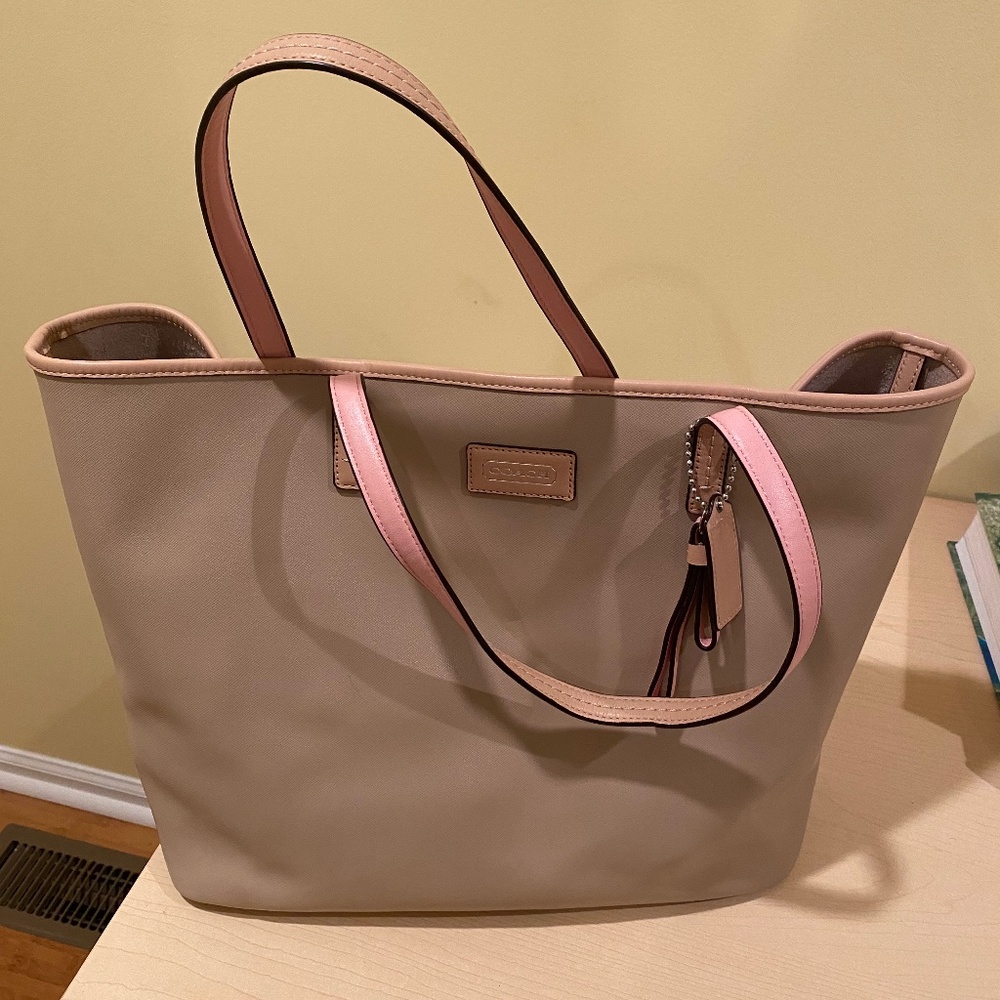 Coach Tote - LIKE NEW